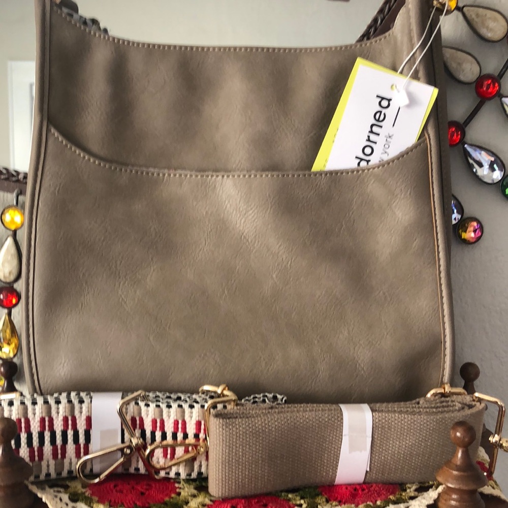 NWT Ahdorned Faux Leather Classic Messenger Crossbody w/2 Straps